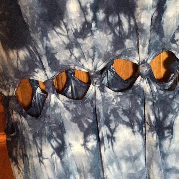 Dress - Picture 3 of 4